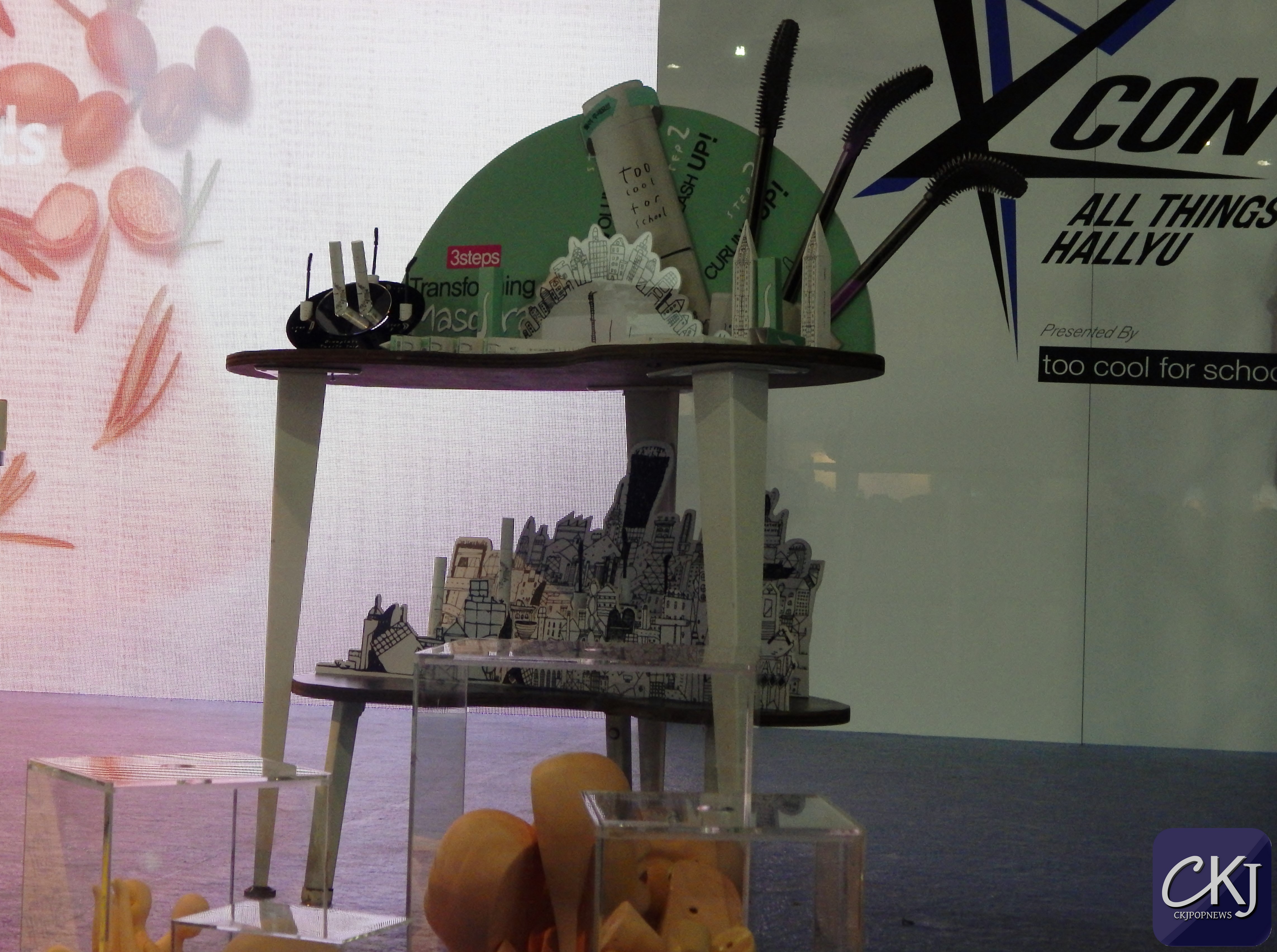 2 juin 2016 - KCON convention Paris - Too Cool For School 