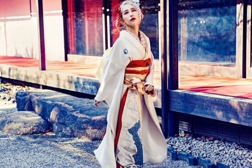 photo promotionnelle de son single FUTURE LOVER, sortie en janvier 2016