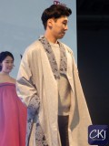 2 juin 2016 - KCON convention Paris - défilé Hanbok - - Lee Young Hee - hanbok pour homme