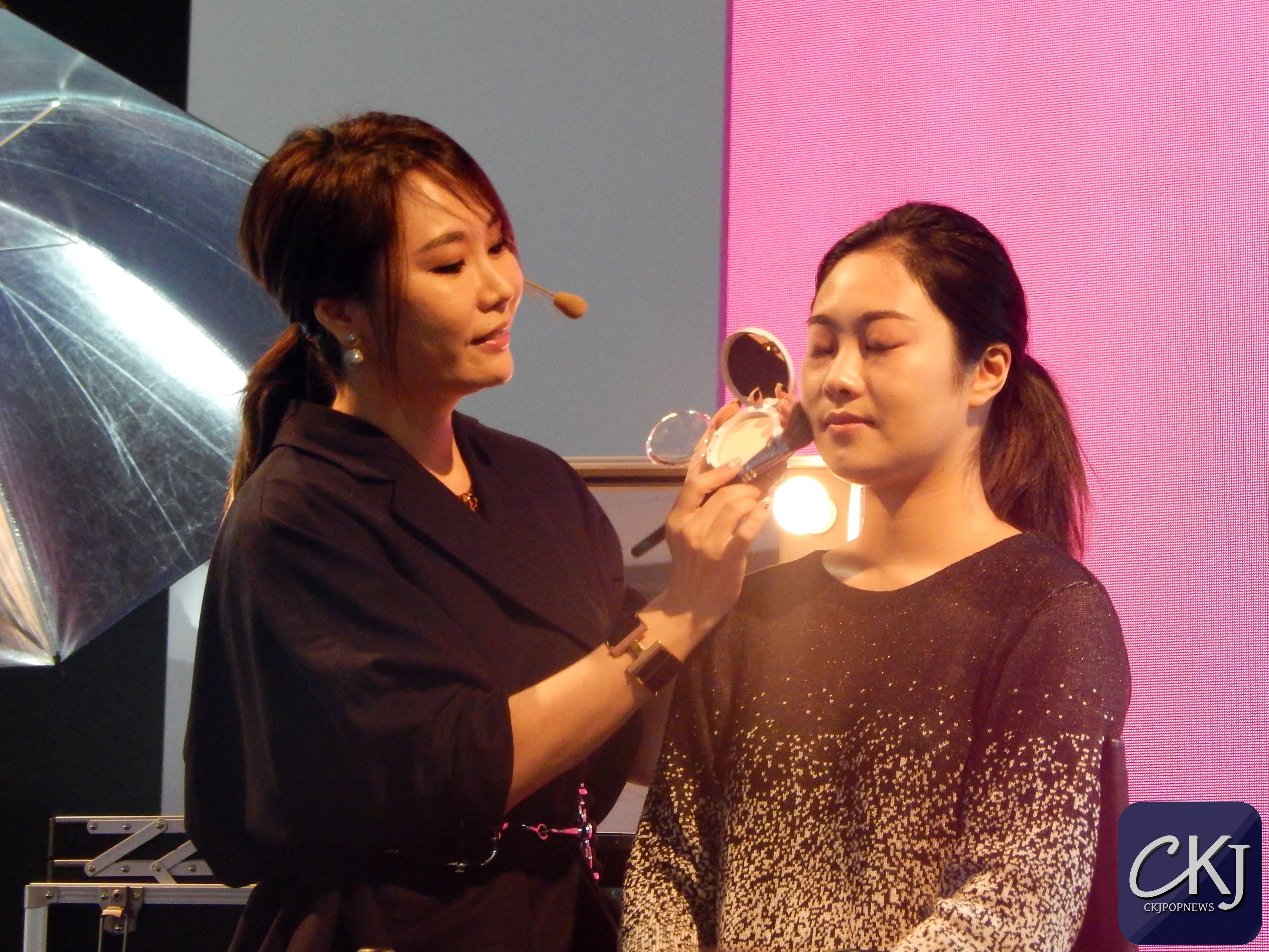 2 juin 2016 - KCON convention Paris - défilé Hanbok - - Lee Young Hee - séance de maquillage get it beauty 