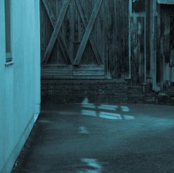 Maison book girl image