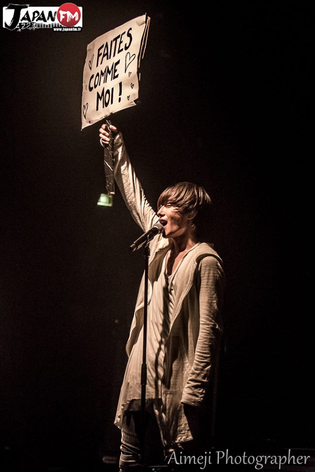 ckjpopnews_japan-fm_aimeji-photographer_spyair_ike_4_european-tour_la-machine-du-moulin-rouge_26032015_interview_2